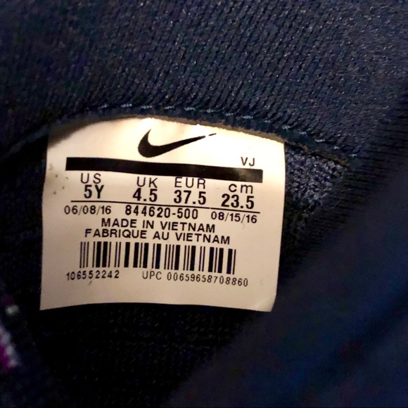 NWOT | Nike Knit Running Shoes - Picture 6 of 7